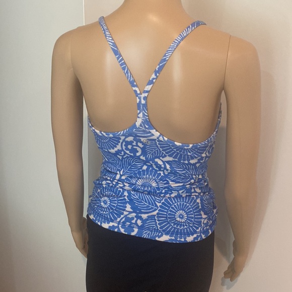 Lululemon womens Tank Top - Picture 2 of 3